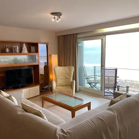 Neptune 60 With Beautiful Sea Views *