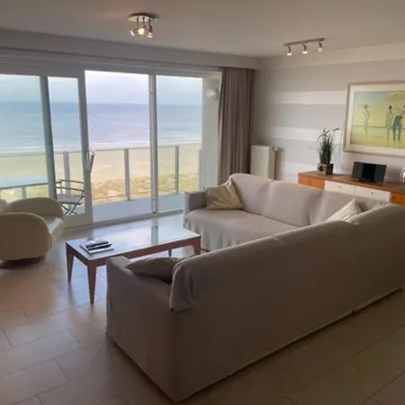 Neptune 60 With Beautiful Sea Views *